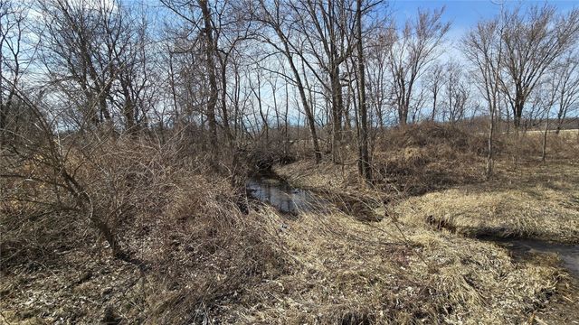 31 Acres N Center Point Road, Center Point, IA 52213