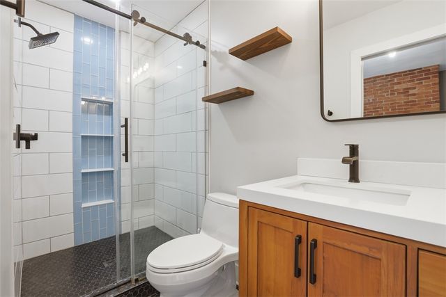 5237 Carnegie St, Lawrenceville, PA 15201