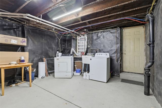 5237 Carnegie St, Lawrenceville, PA 15201