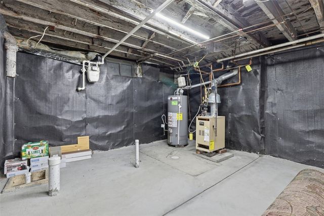 5237 Carnegie St, Lawrenceville, PA 15201