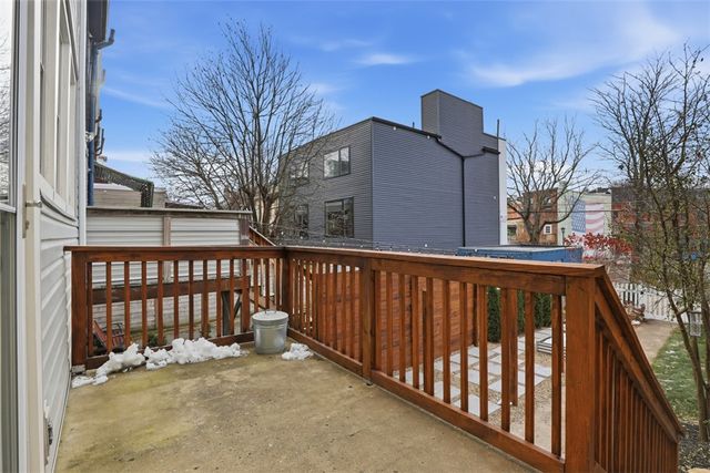 5237 Carnegie St, Lawrenceville, PA 15201