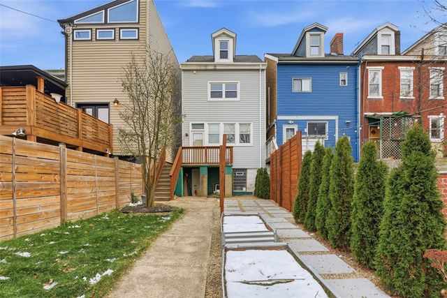 5237 Carnegie St, Lawrenceville, PA 15201