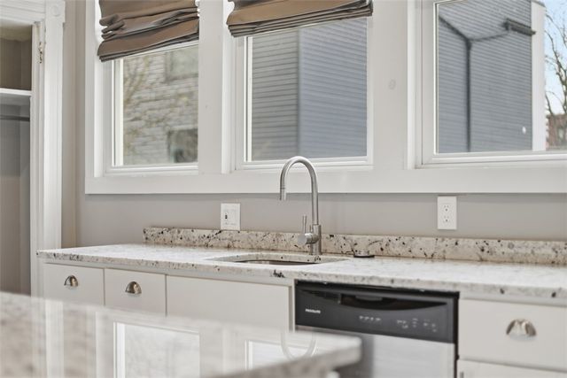 5237 Carnegie St, Lawrenceville, PA 15201