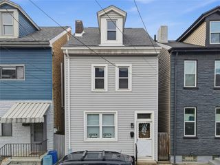 5237 Carnegie St, Lawrenceville, PA 15201