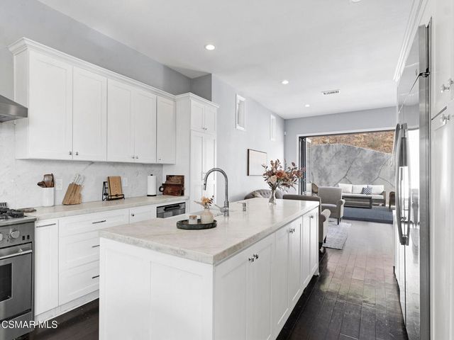 391 Grandview Circle, Camarillo, CA 93010