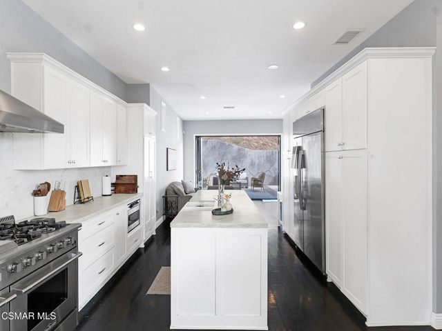 391 Grandview Circle, Camarillo, CA 93010