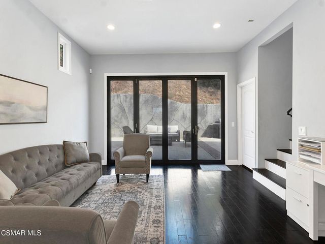 391 Grandview Circle, Camarillo, CA 93010