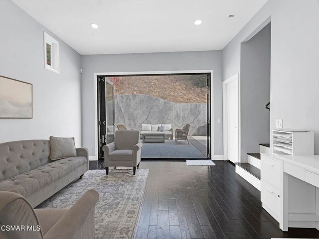 391 Grandview Circle, Camarillo, CA 93010