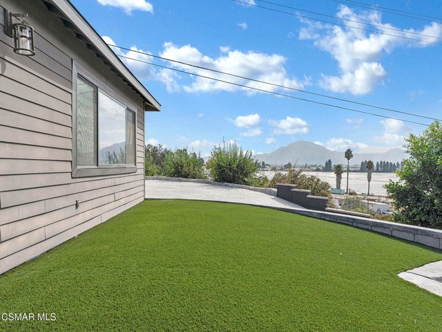 391 Grandview Circle, Camarillo, CA 93010