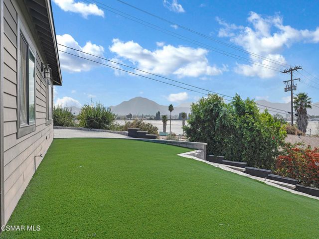 391 Grandview Circle, Camarillo, CA 93010