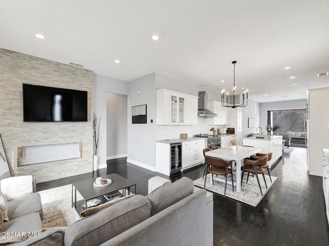 391 Grandview Circle, Camarillo, CA 93010