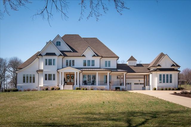 201 Palmer Cir, Lebanon, TN 37090