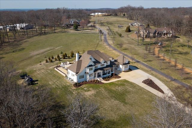 201 Palmer Cir, Lebanon, TN 37090