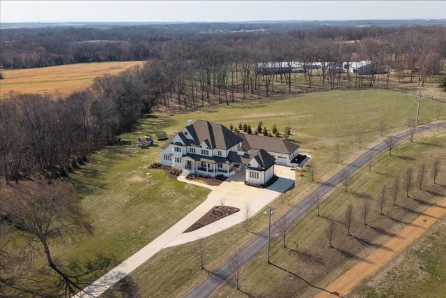 201 Palmer Cir, Lebanon, TN 37090