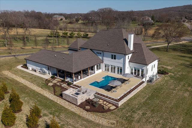 201 Palmer Cir, Lebanon, TN 37090