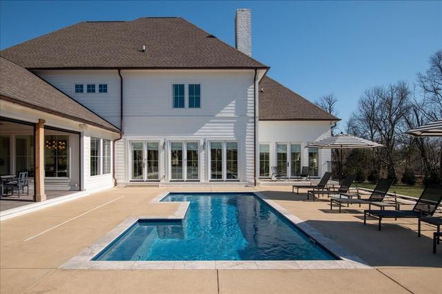 201 Palmer Cir, Lebanon, TN 37090