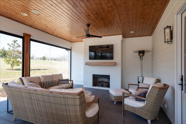 201 Palmer Cir, Lebanon, TN 37090