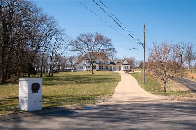 201 Palmer Cir, Lebanon, TN 37090