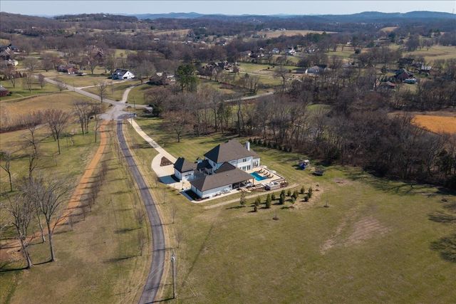 201 Palmer Cir, Lebanon, TN 37090