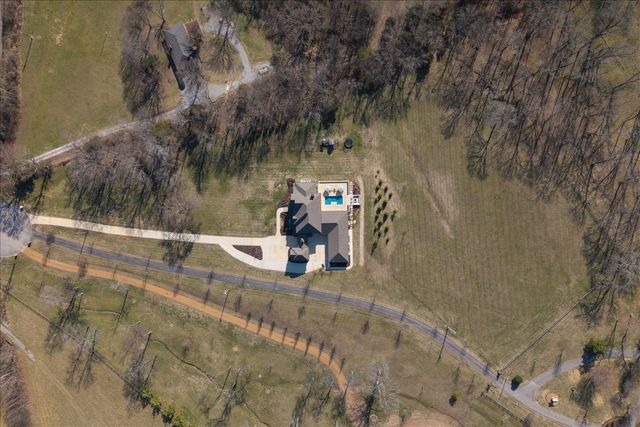 201 Palmer Cir, Lebanon, TN 37090