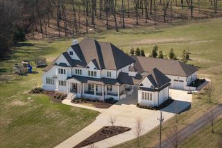 201 Palmer Cir, Lebanon, TN 37090