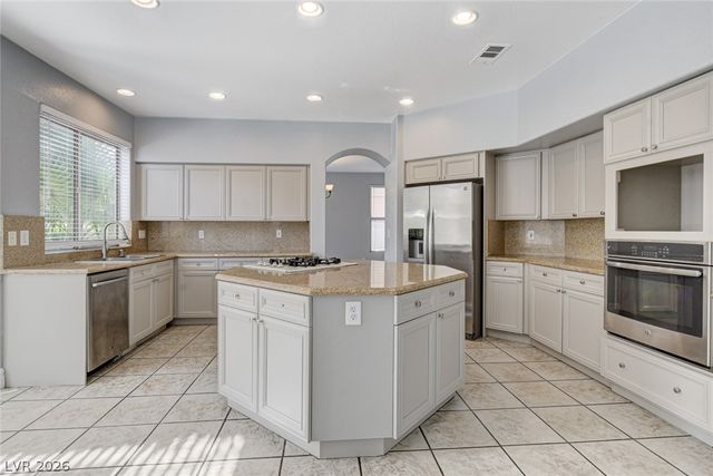 43 Arcadian Shores Street, Las Vegas, NV 89148