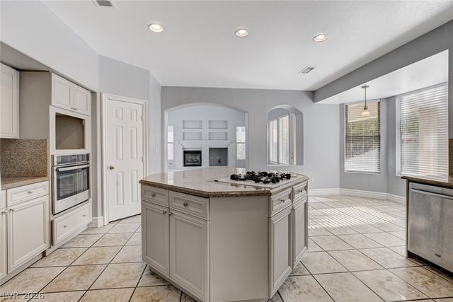 43 Arcadian Shores Street, Las Vegas, NV 89148