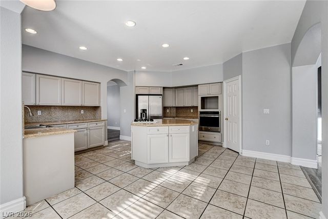 43 Arcadian Shores Street, Las Vegas, NV 89148