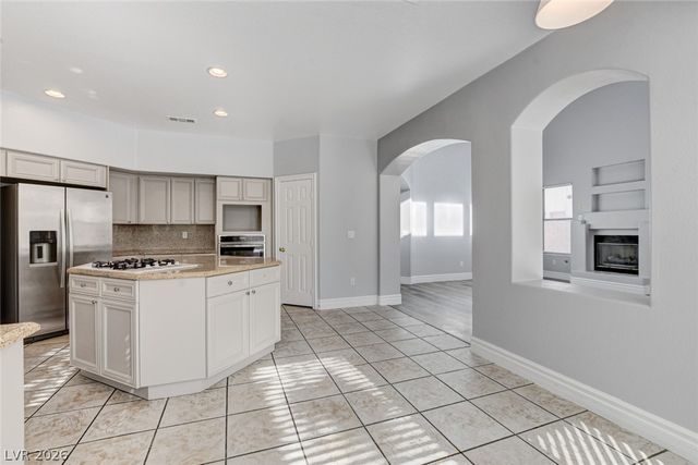 43 Arcadian Shores Street, Las Vegas, NV 89148