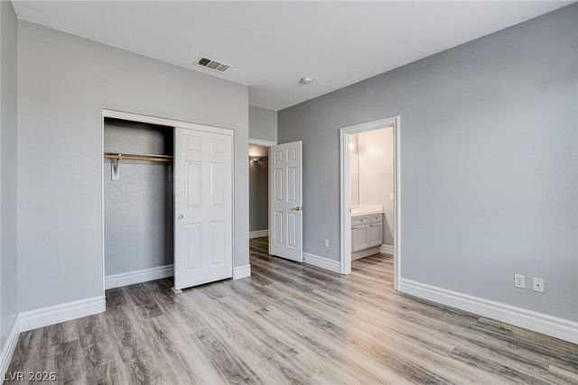 43 Arcadian Shores Street, Las Vegas, NV 89148