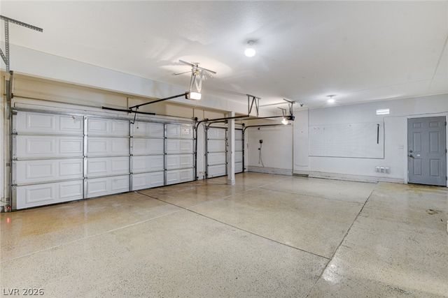 43 Arcadian Shores Street, Las Vegas, NV 89148