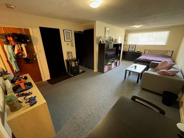73 Charlesbank Road 101, Newton, MA 02458