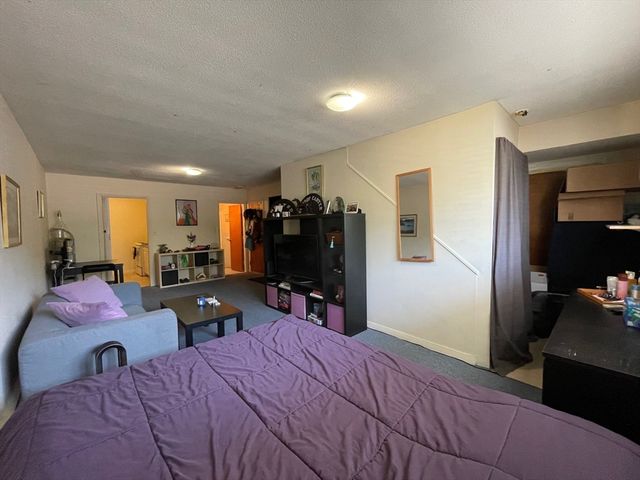 73 Charlesbank Road 101, Newton, MA 02458