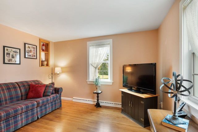 85 Post Road, North Hampton, NH 03862