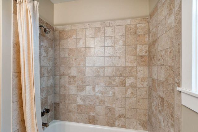 85 Post Road, North Hampton, NH 03862