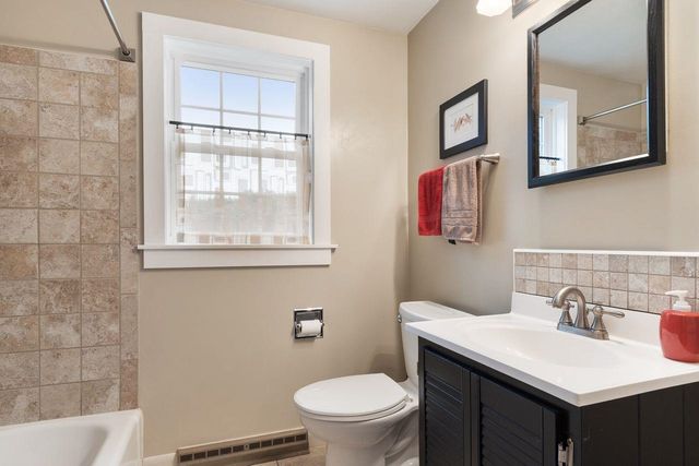 85 Post Road, North Hampton, NH 03862