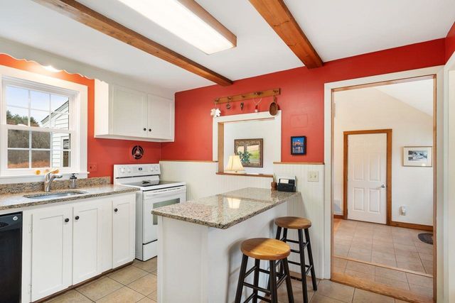 85 Post Road, North Hampton, NH 03862