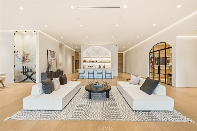 22924 Erwin Street, Woodland Hills, CA 91367
