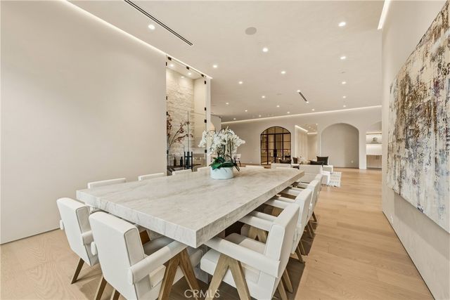 22924 Erwin Street, Woodland Hills, CA 91367