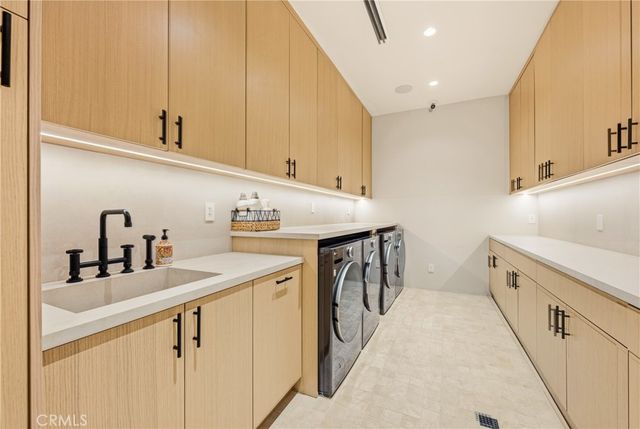 22924 Erwin Street, Woodland Hills, CA 91367