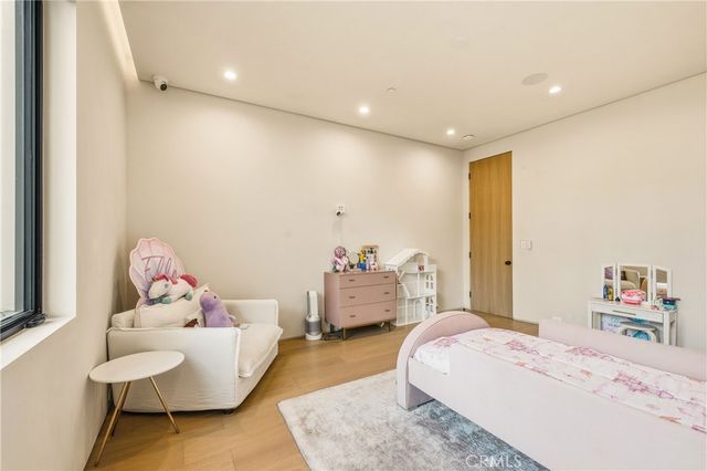 22924 Erwin Street, Woodland Hills, CA 91367