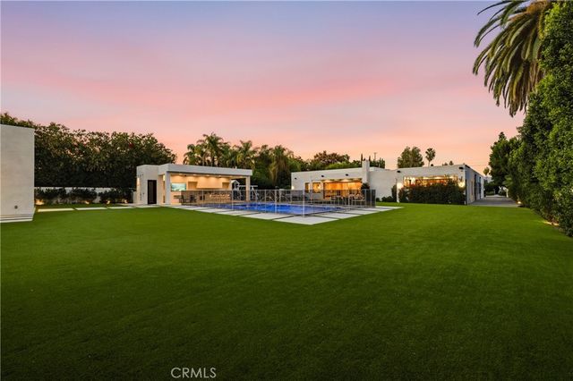22924 Erwin Street, Woodland Hills, CA 91367