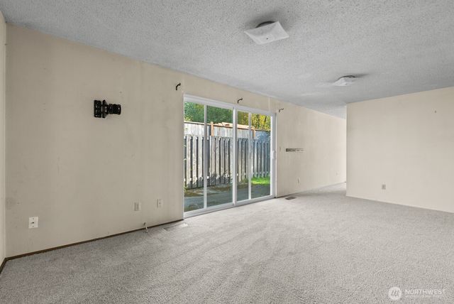 1410 Beech Avenue, Steilacoom, WA 98388