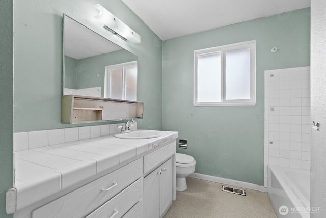 1410 Beech Avenue, Steilacoom, WA 98388