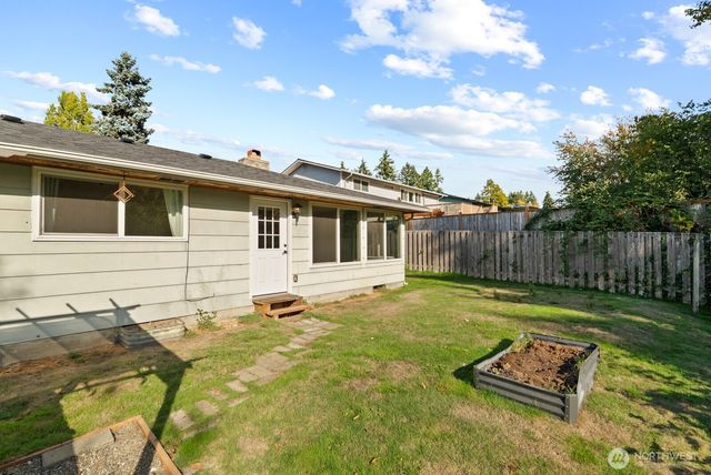 1410 Beech Avenue, Steilacoom, WA 98388