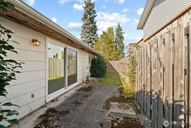 1410 Beech Avenue, Steilacoom, WA 98388