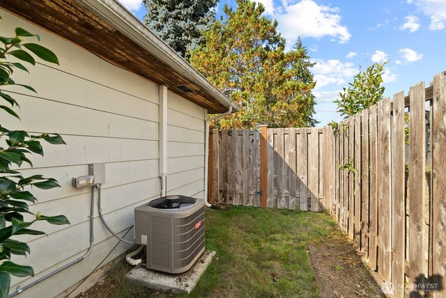 1410 Beech Avenue, Steilacoom, WA 98388