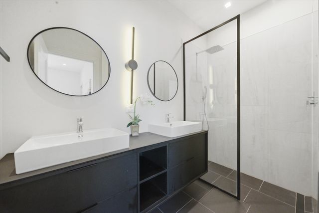 4232 W Belmont Avenue 6, Chicago, IL 60641