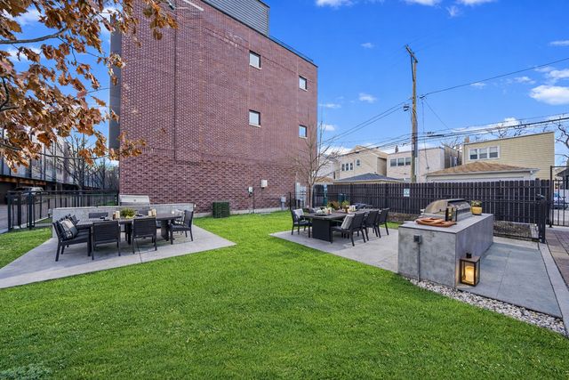 4232 W Belmont Avenue 6, Chicago, IL 60641