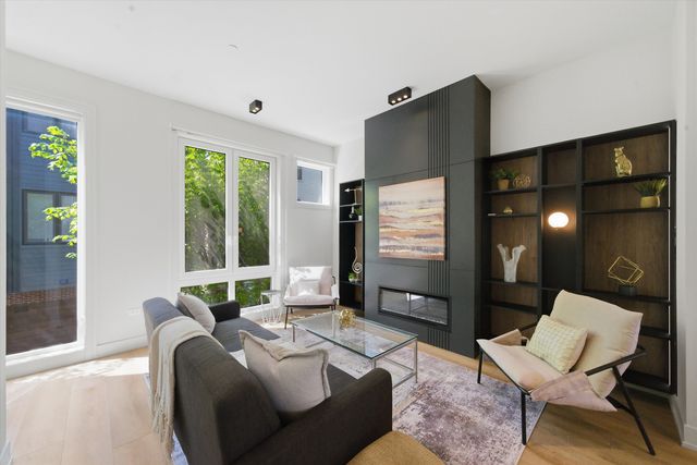4232 W Belmont Avenue 6, Chicago, IL 60641